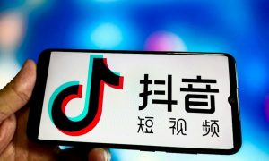 抖音 v30.2.9 内置逗音小能手+Freedom模块-铁虎资源网