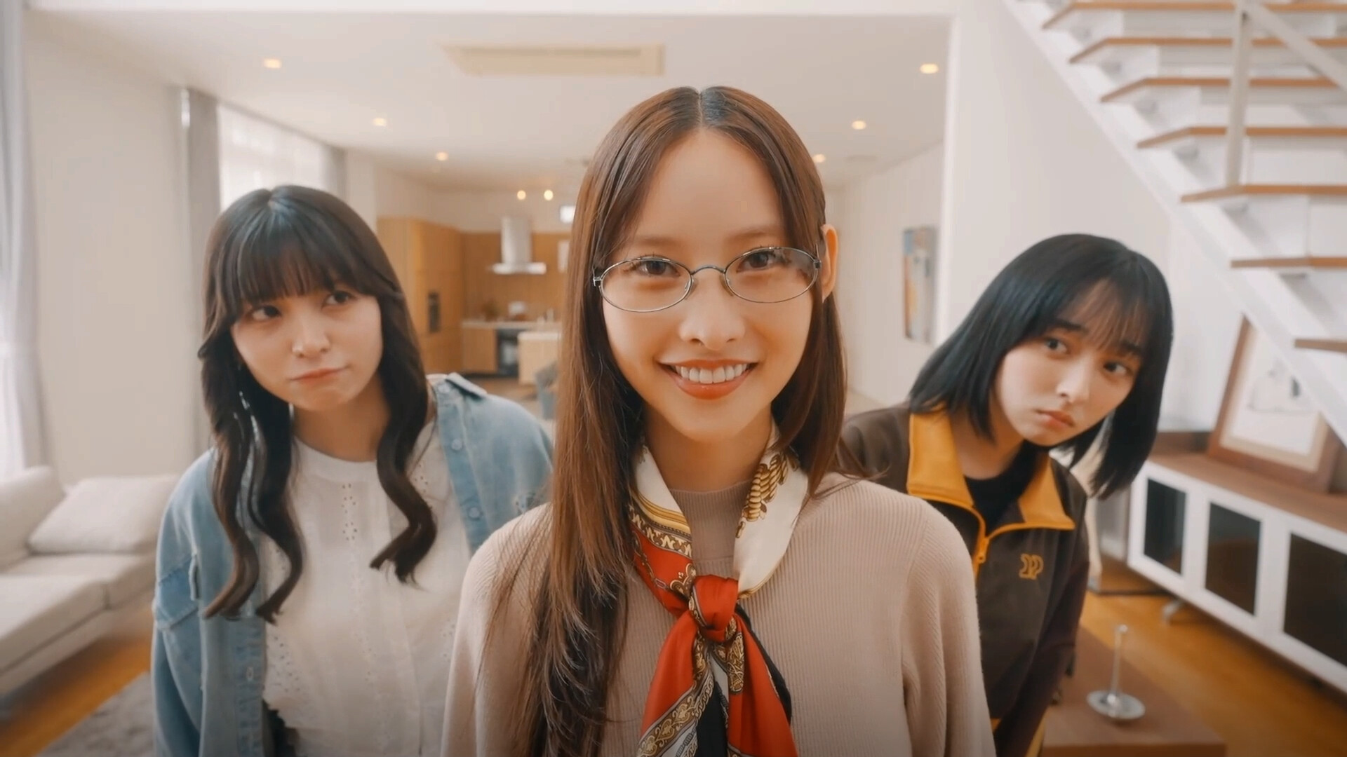 嘟嘟嘟~恋爱信号响不停，美女室友们教我如何淡定？-铁虎资源网